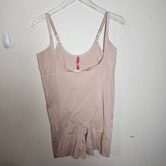 Spanx 10130P, Plus Size OnCore Firm Control Open-Bust Bodysuit SIZE 2X BEIGE - Picture 1 of 3